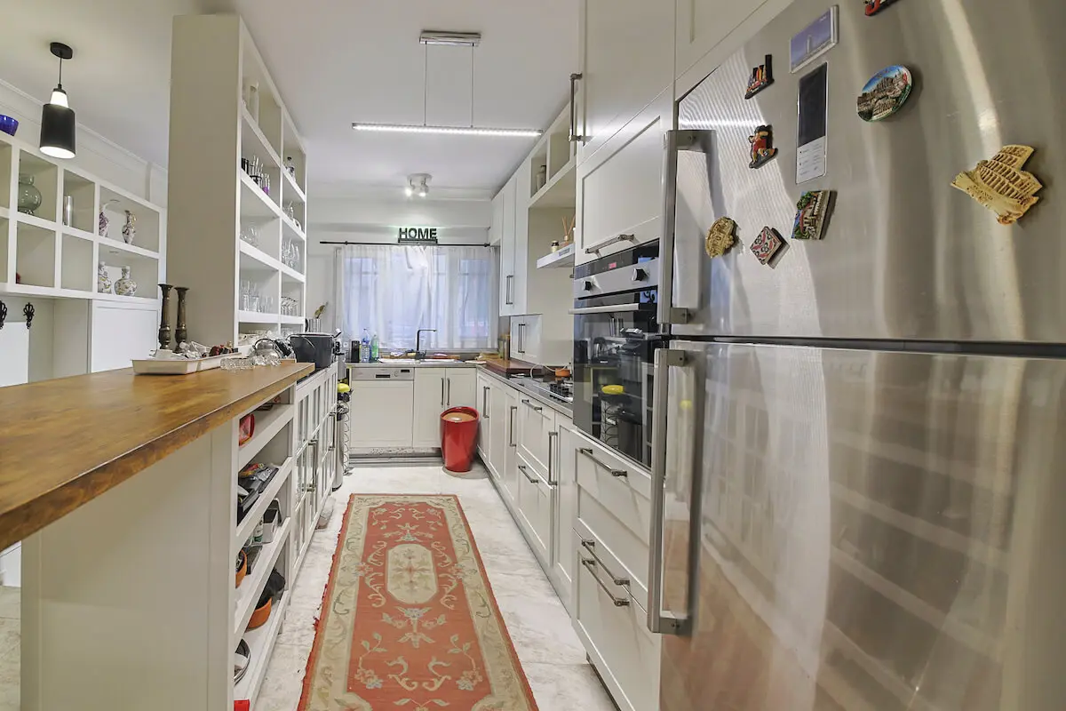 Fitted kitchen
